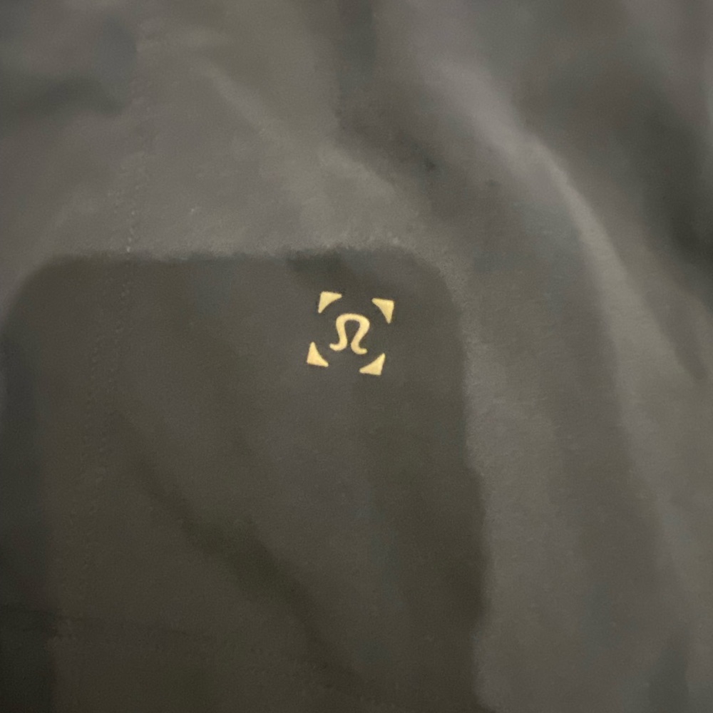 NWOT; Size large men’s. 
EUC; retail; $78